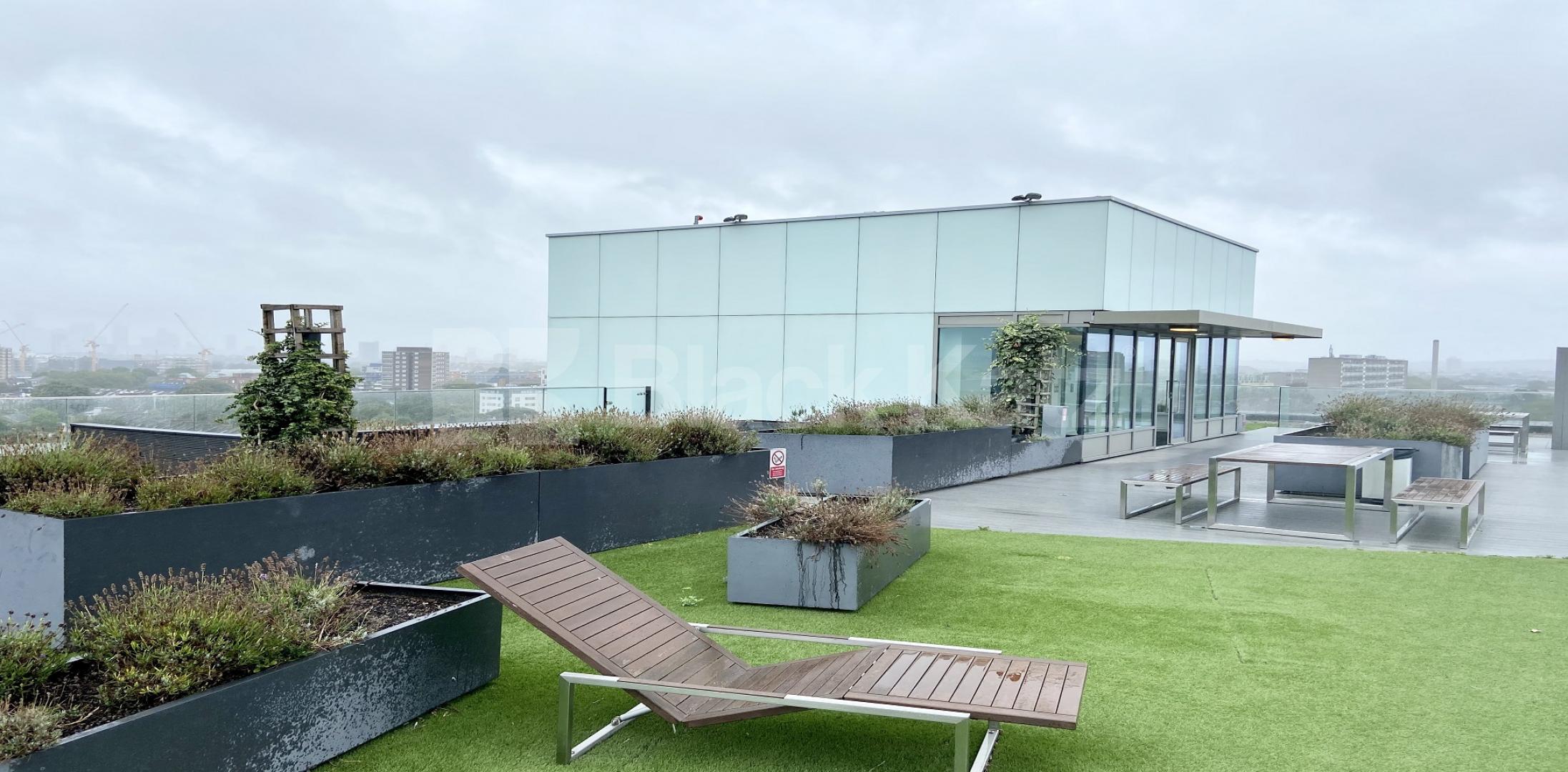 			NEW INSTRUCTION , 3 Bedroom, 1 bath, 1 reception Apartment			 Victory Place Trafalgar Place , Elephant and Castle / Borough 